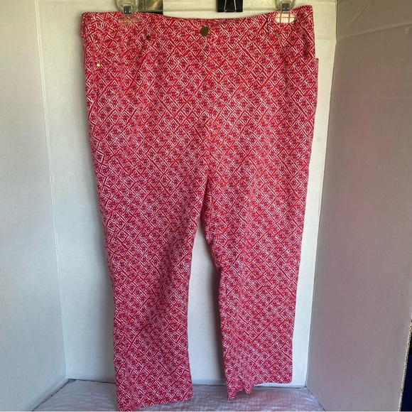 Chico’s women’s size 2.5 (L -14 ) cropped/capri pants  W36”XL23” has stretch - Picture 1 of 5